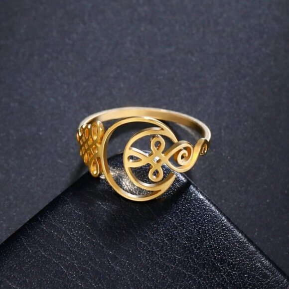 NWT Gold  Crescent Moon Flourish Ring Sz. 8 - Picture 1 of 6